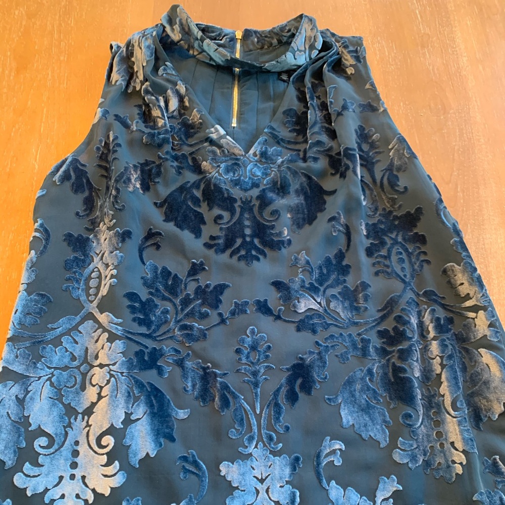 White House Black Market Tank size 6